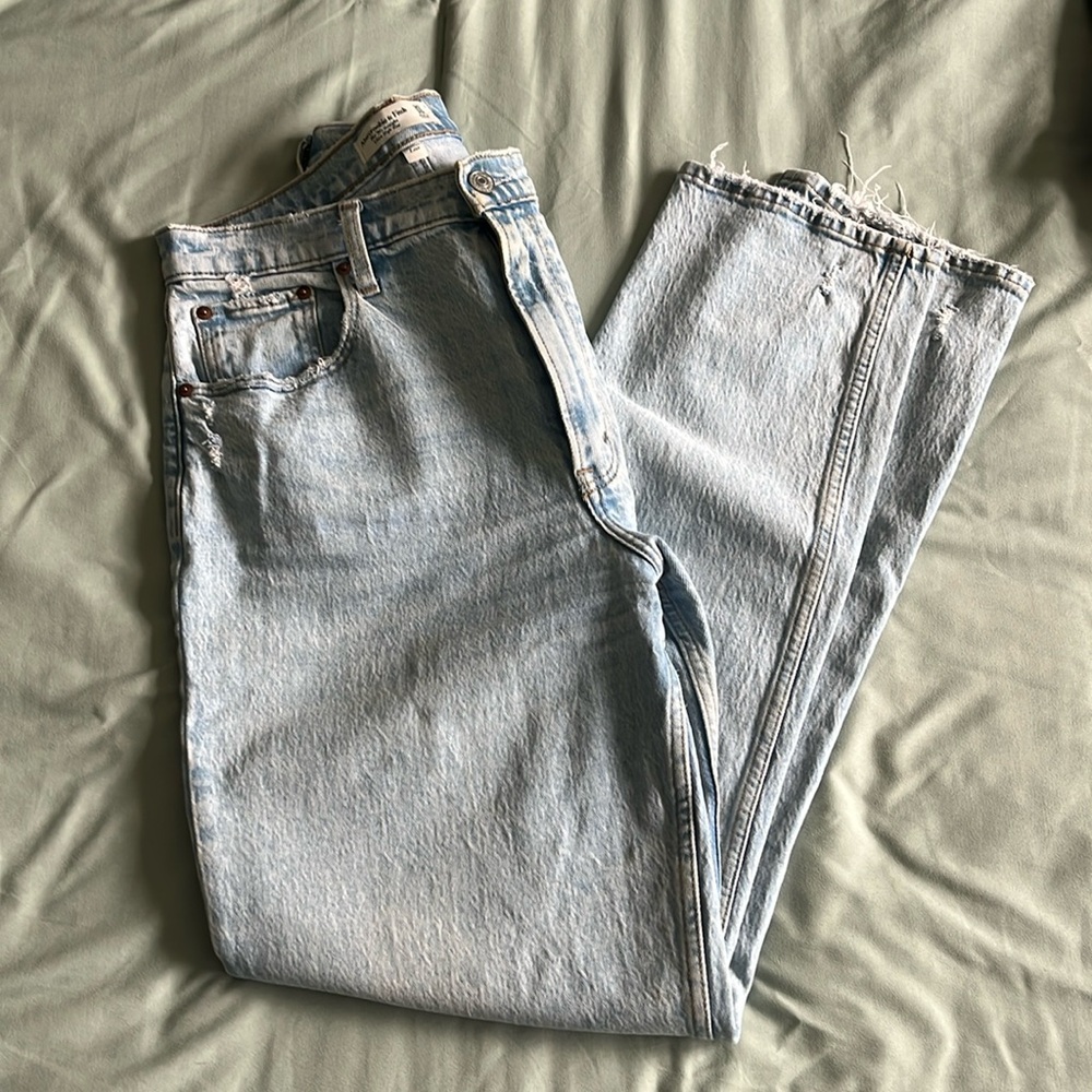 Abercrombie Curve Love 90s Straight Ultra High Rise